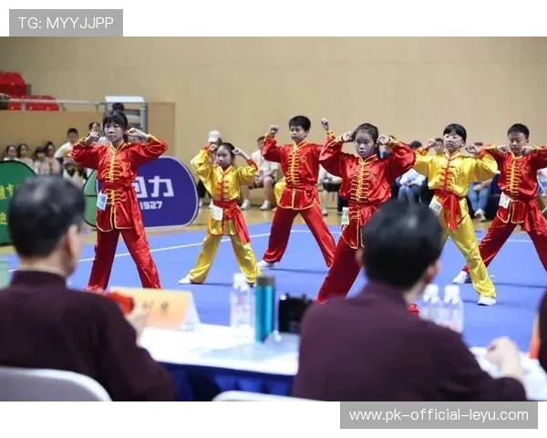 传统武术表演赛走进校园 弘扬中华体育文化 传统武术表演赛走进校园 弘扬中华体育文化